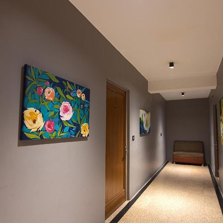 Hotel Sri Nanak Continental Delhi  Exterior photo