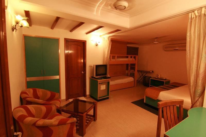 Hotel Sri Nanak Continental Delhi  Room photo